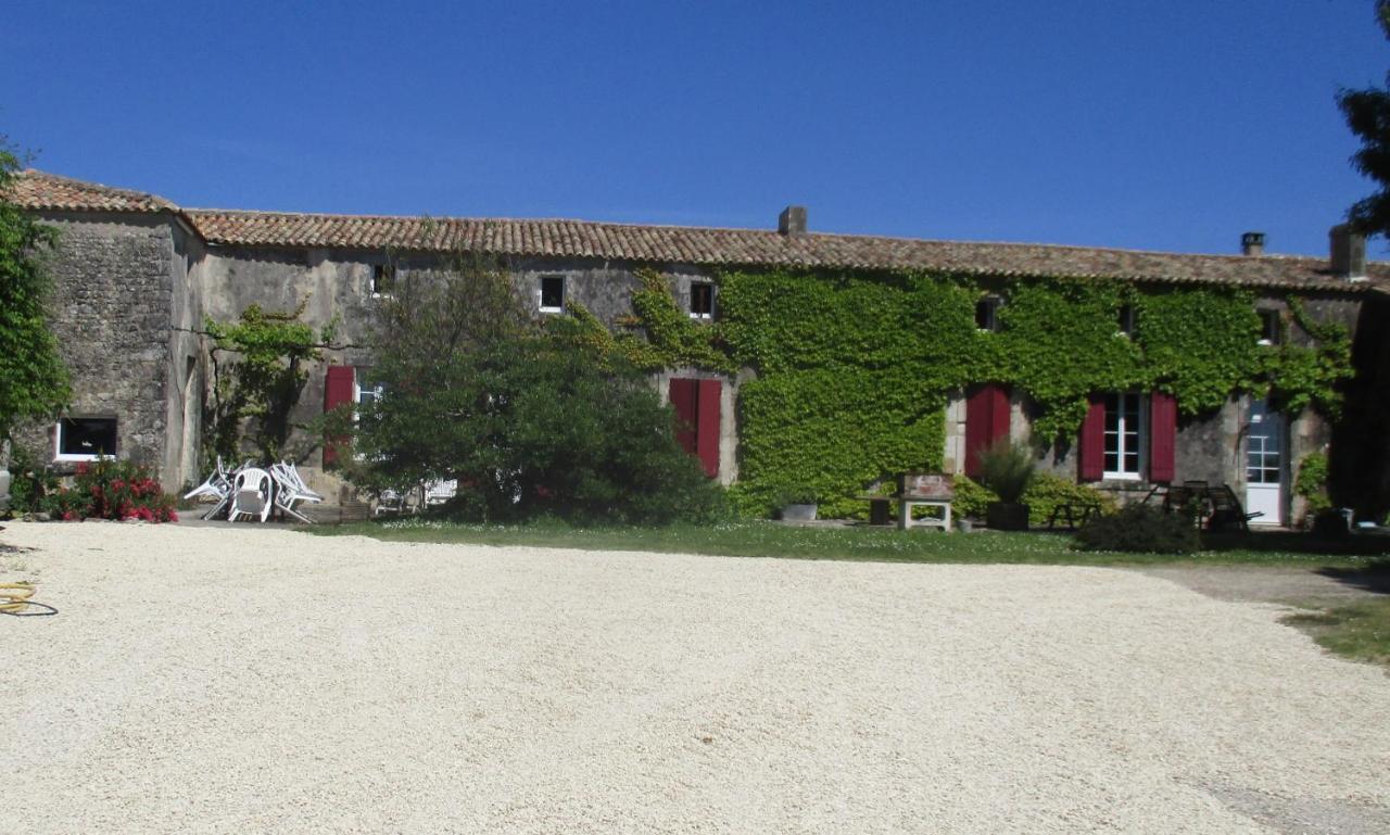 Villa Logis De Bois Roche Saint-Bonnet-sur-Gironde Exterior foto