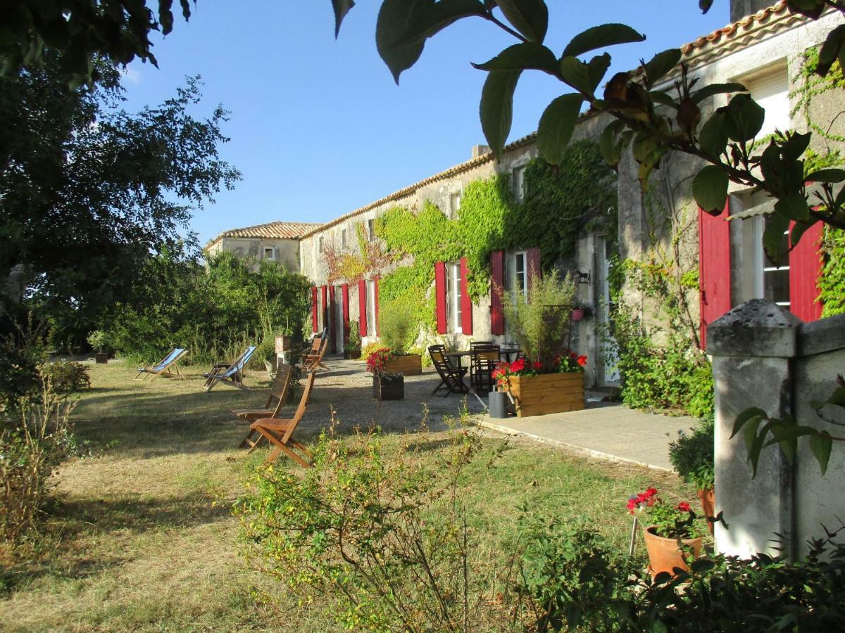 Villa Logis De Bois Roche Saint-Bonnet-sur-Gironde Exterior foto