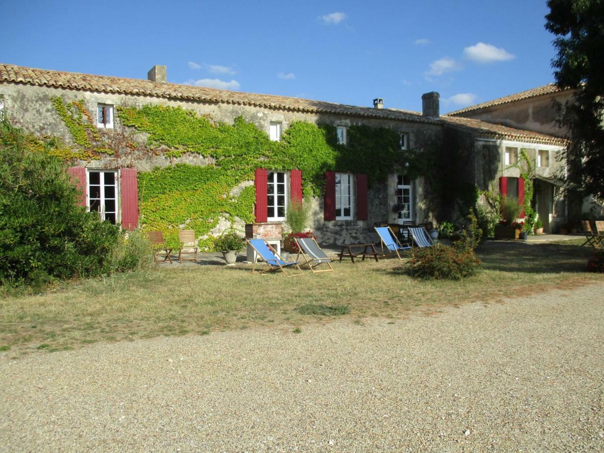 Villa Logis De Bois Roche Saint-Bonnet-sur-Gironde Exterior foto