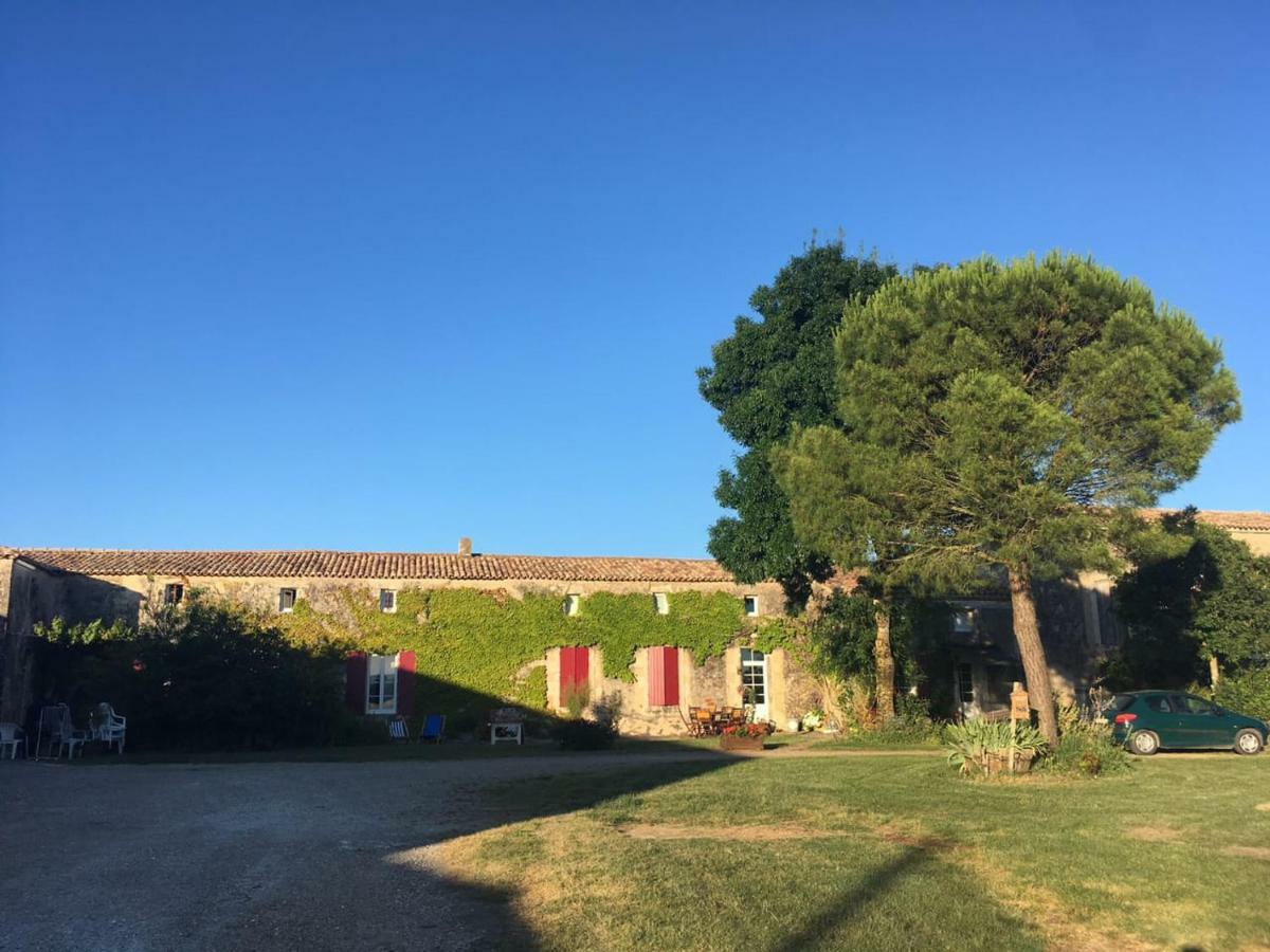 Villa Logis De Bois Roche Saint-Bonnet-sur-Gironde Exterior foto